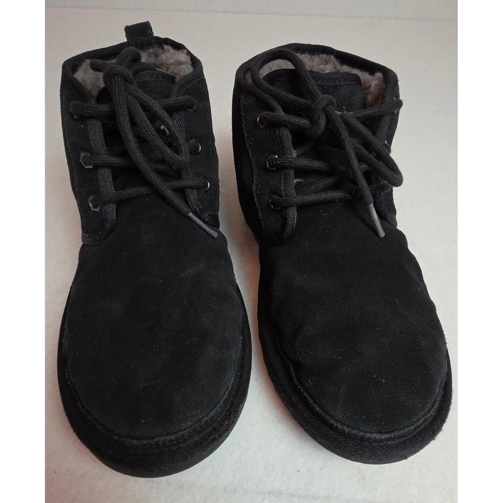 UGG Neumel Black Suede Lace Up Chukka Boots Mens 9 3236 Sheepskin Lined